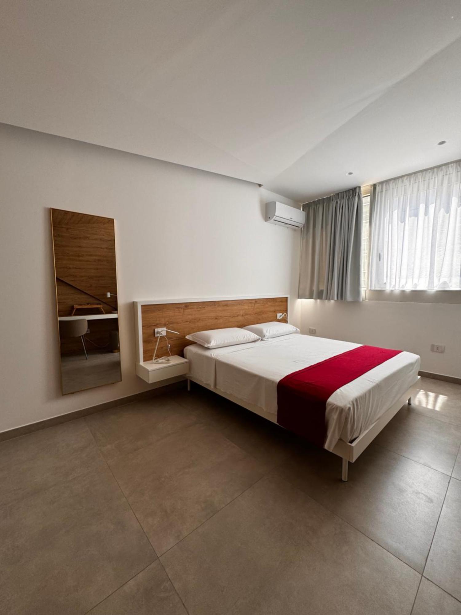 Space Tower Rooms Неаполь Екстер'єр фото